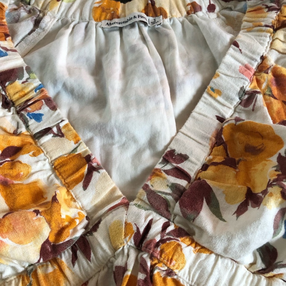 Abercrombie & Fitch Flutter Puff Sleeve Floral V-Neck Blouse Size Small - Picture 5 of 8
